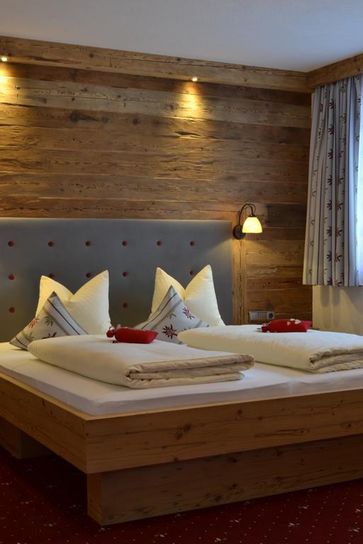 Pension Alpenperle Holzgau Cameră foto