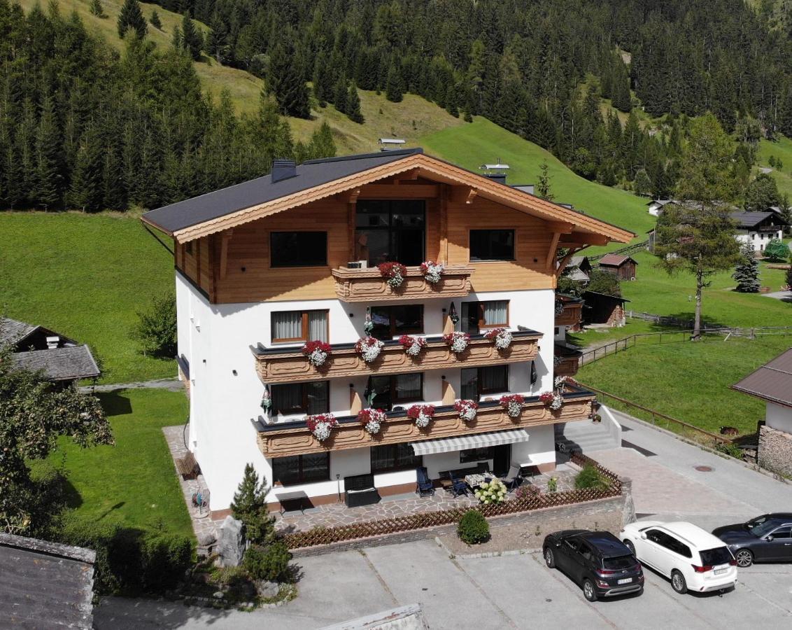Pension Alpenperle Holzgau Exterior foto